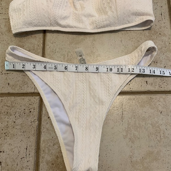 💜 Cream Textured Bikini Swimsuit Set Size L with Pearl Body Chain - Picture 10 of 10